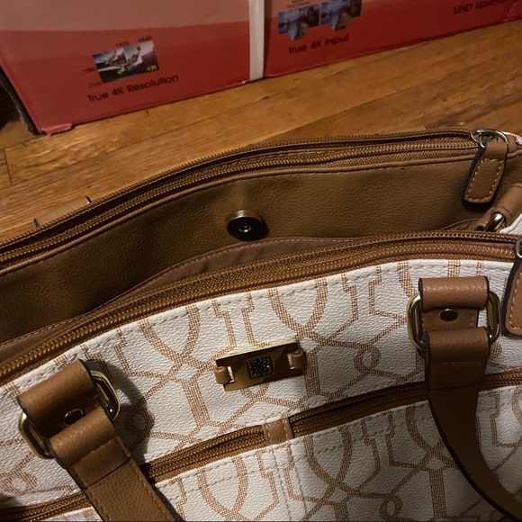 Small Purse - Picture 4 of 4